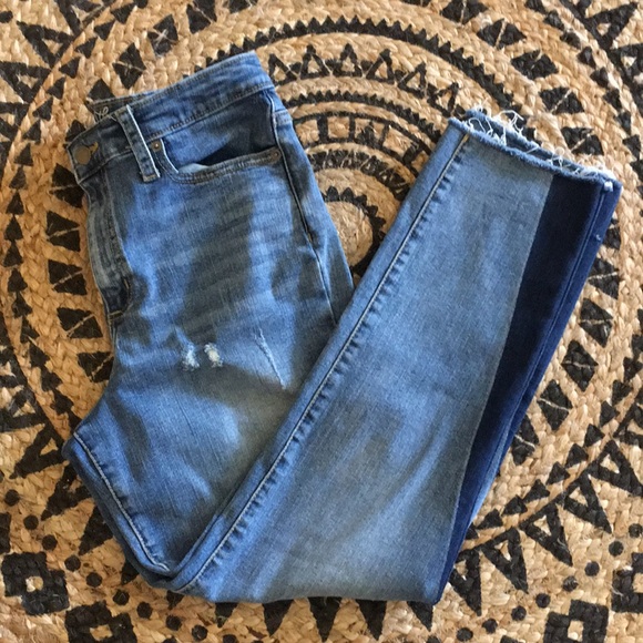 Universal Threads Jeans Size 8/29 - Picture 2 of 5
